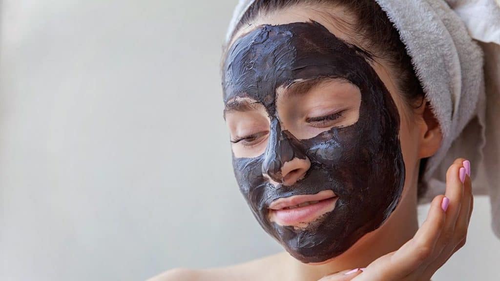 Masker Lumpur dari Tanah Leluhur: Ritual Suci dan Kontroversi di Australia
