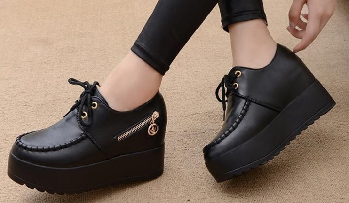 Sepatu yang Membisu: Ketika Langkah Terhenti karena Ketidakjujuran Hati